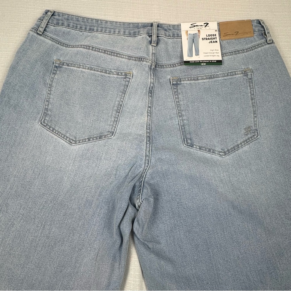 Seven7 Women's High rise Loose Straight Jean Size 18W Light Wash - Picture 3 of 8